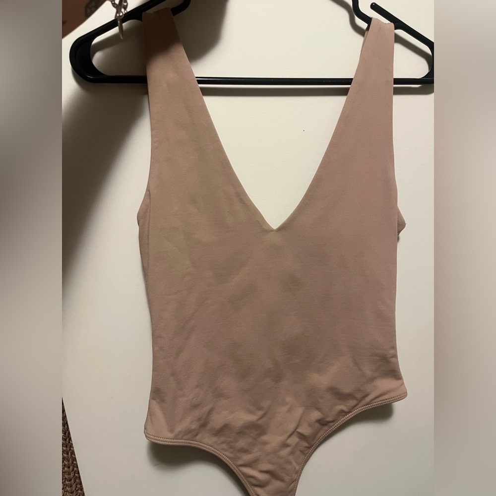 Babaton V Contour Bodysuit